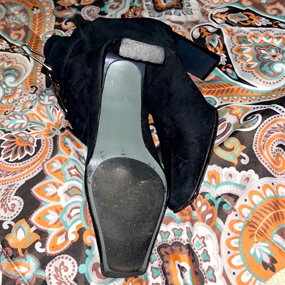 BEE FLY | BLACK SUEDE HEELS ZIP BOOTS - Picture 6 of 6